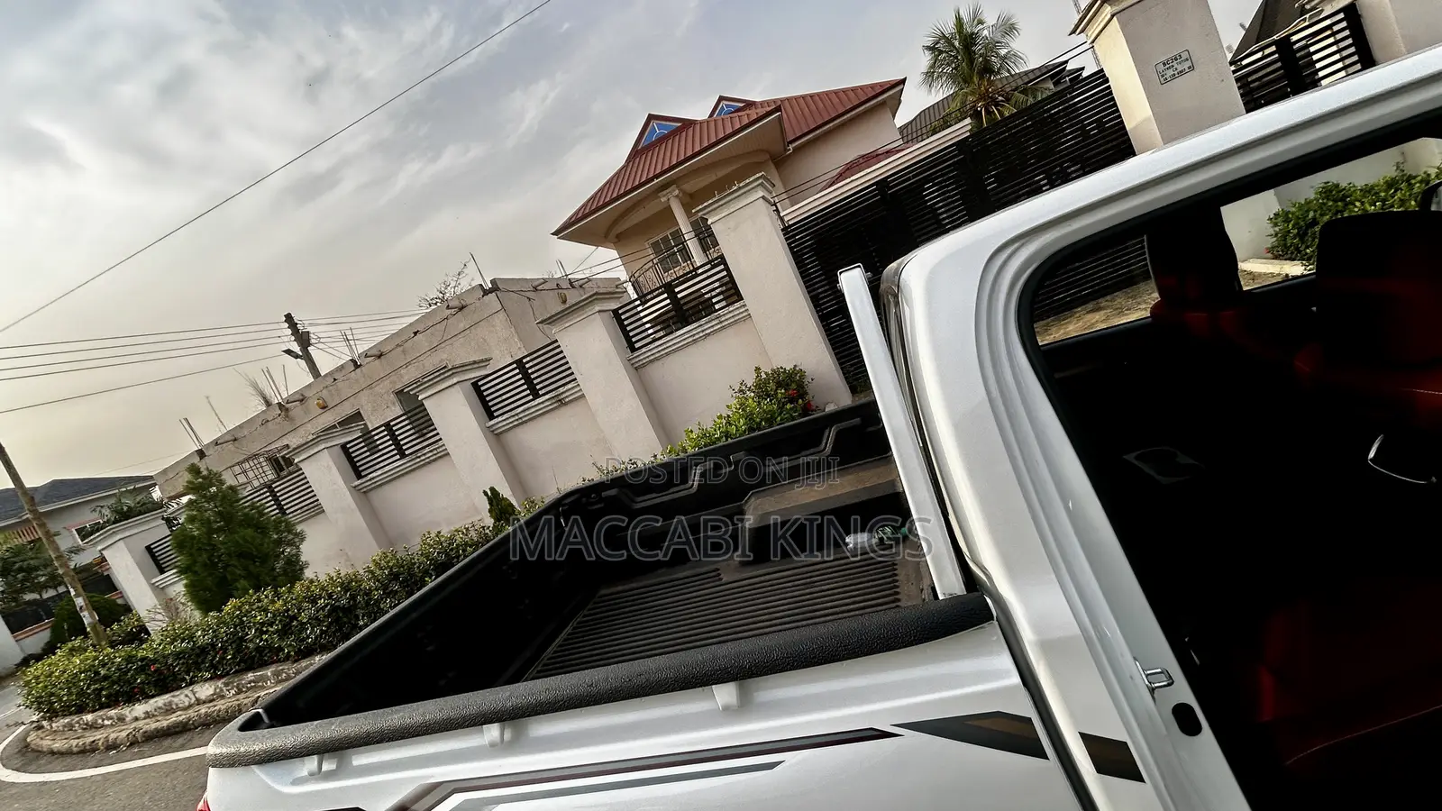 Toyota Hilux 2024 White