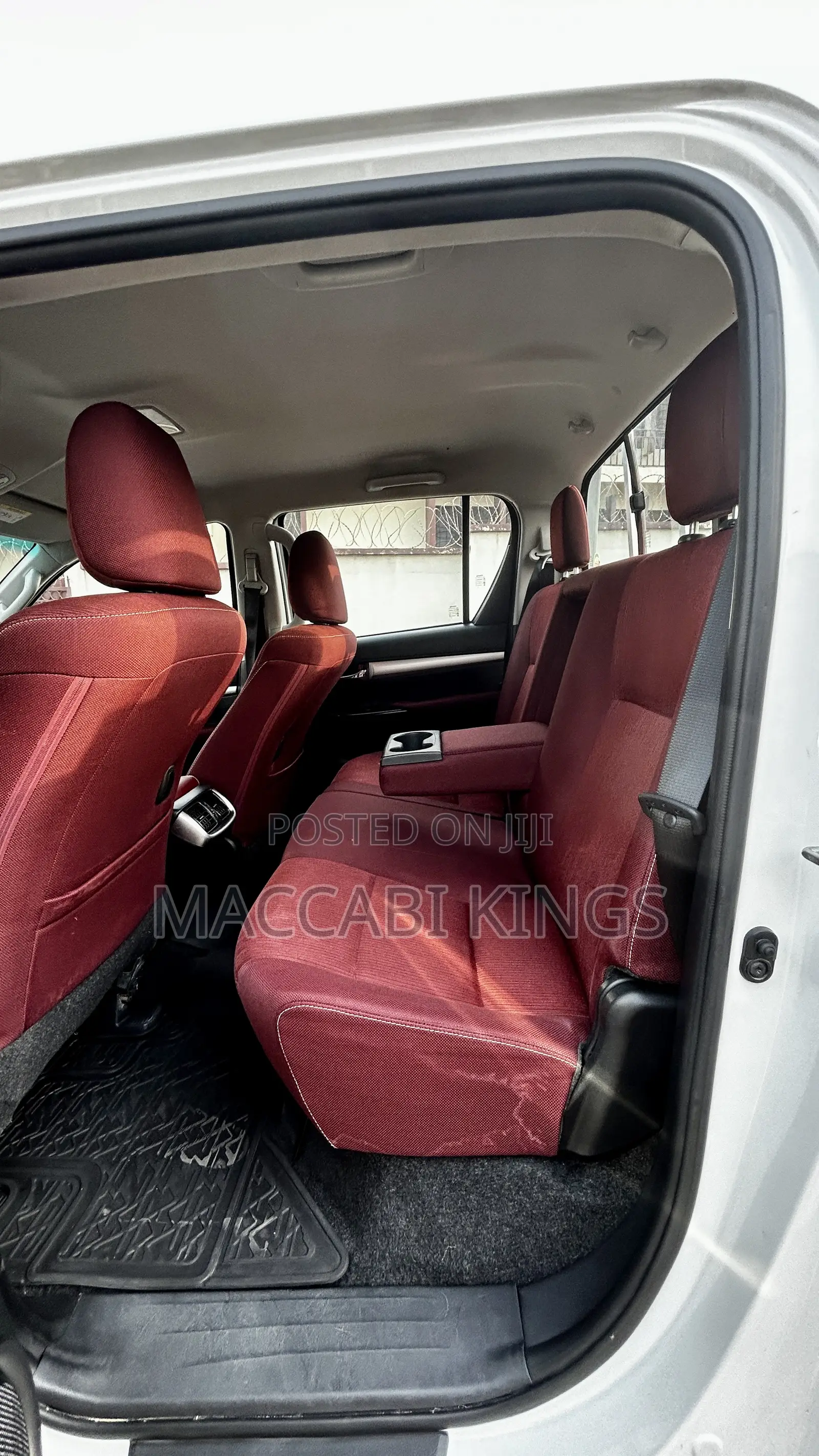 Toyota Hilux 2024 White