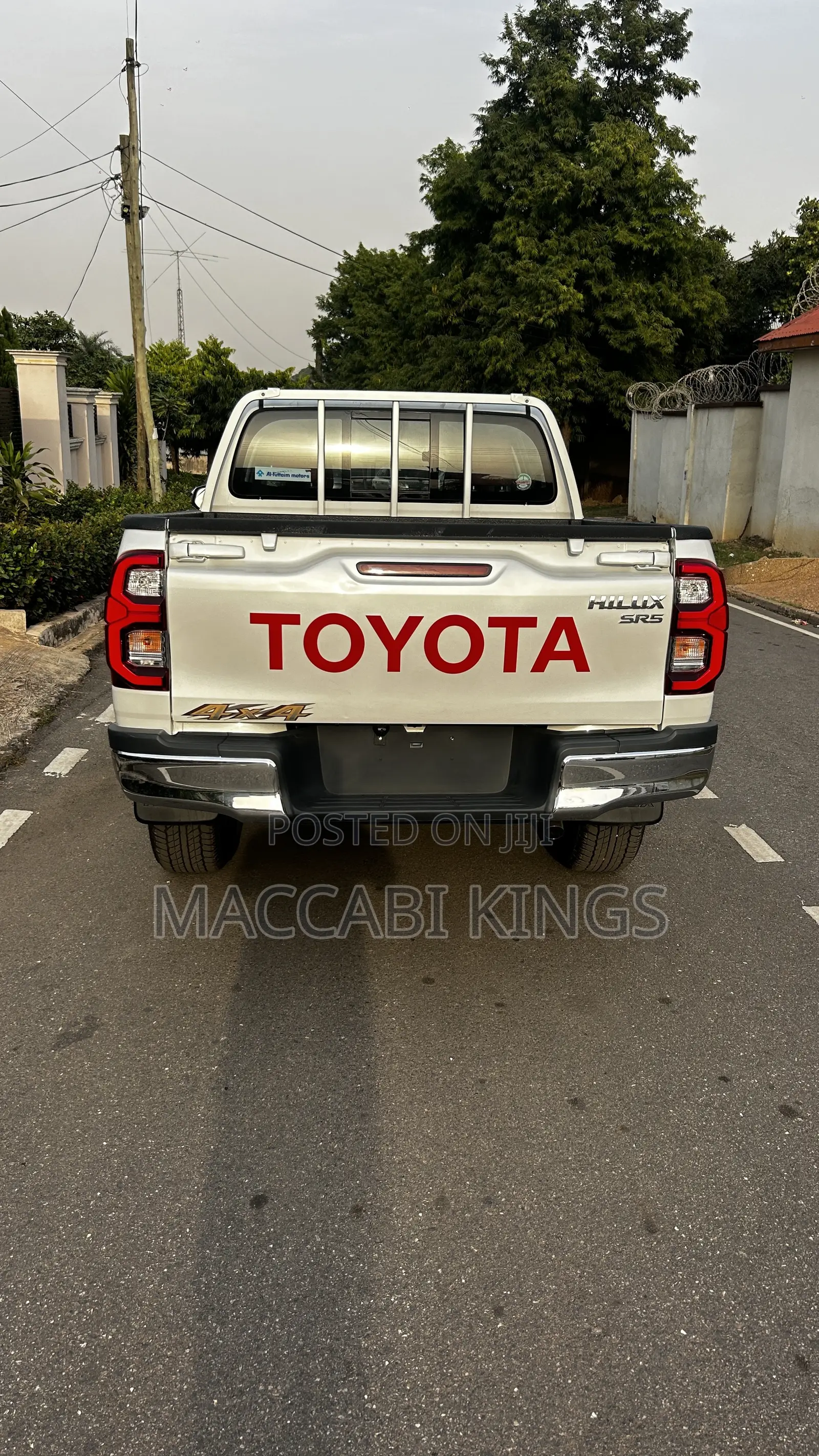 Toyota Hilux 2024 White