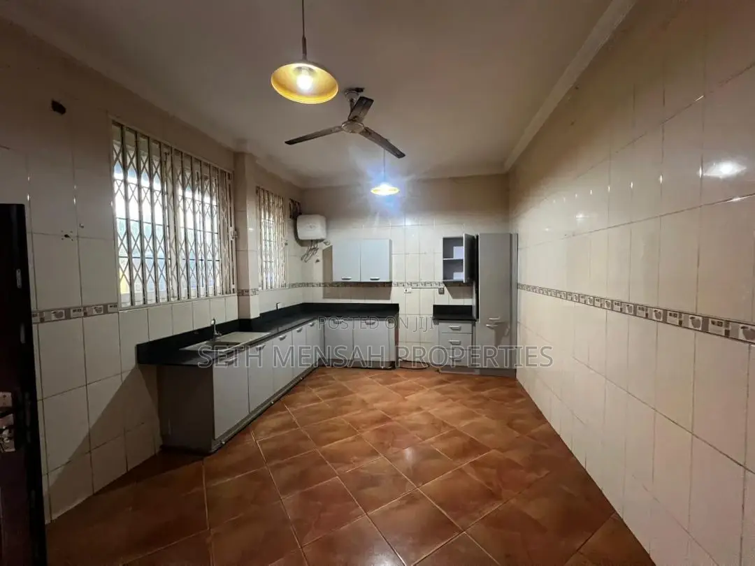 4bdrm House in Skm, Police Station for rent