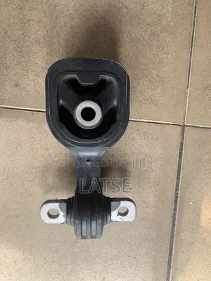 Honda Cr-v 2017,2018,2019,2020,2021,2022 Engine Mount/Seat Down