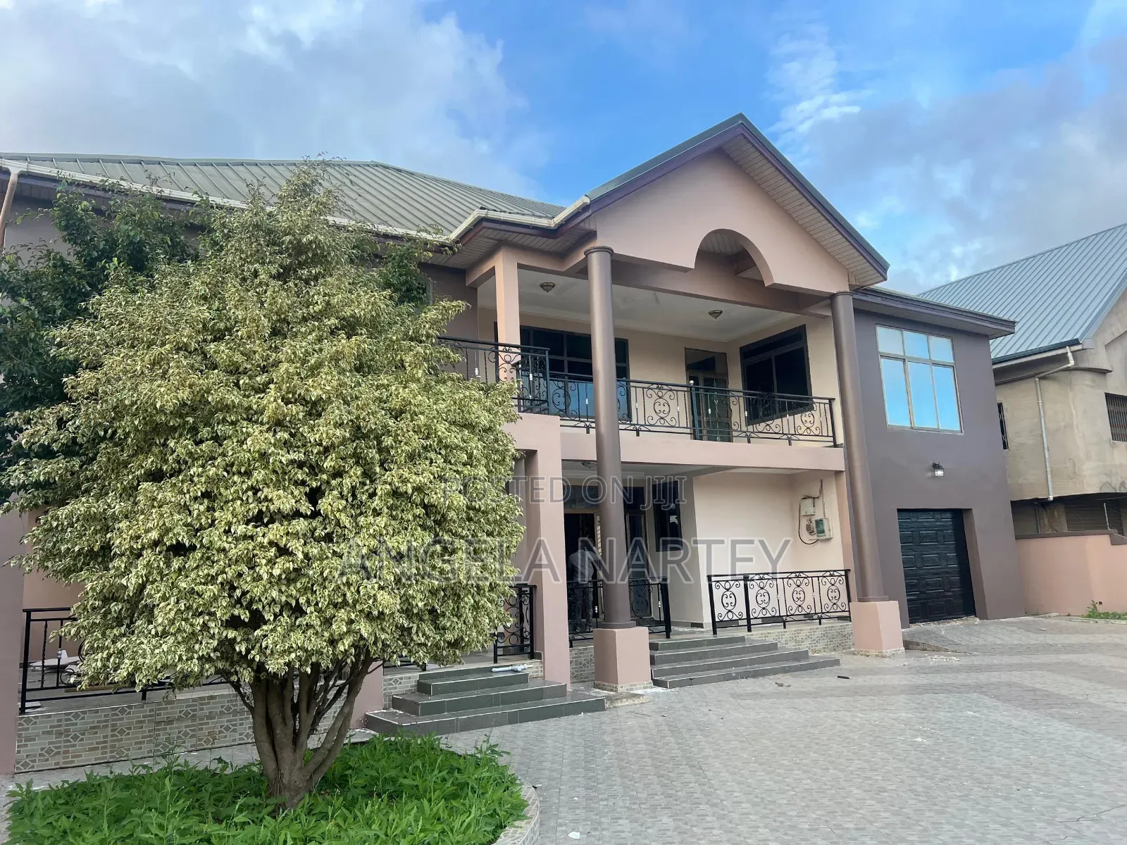 5bdrm House in Transacco Estates, Accra Metropolitan for sale