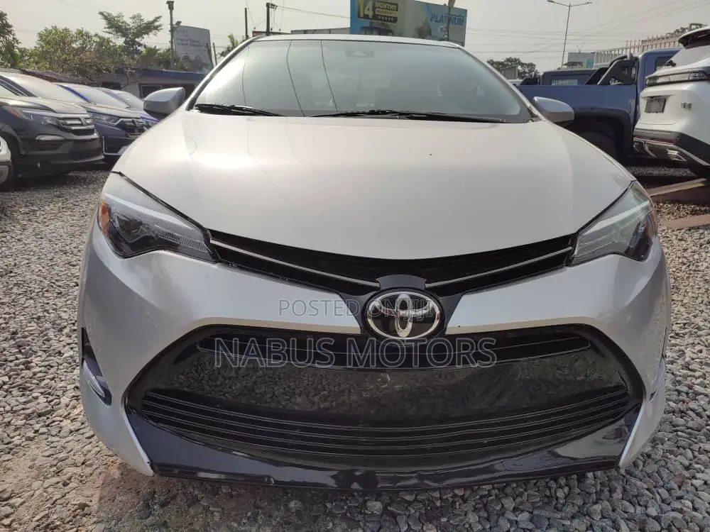 Toyota Corolla LE Eco (1.8L 4cyl 2A) 2018 Silver