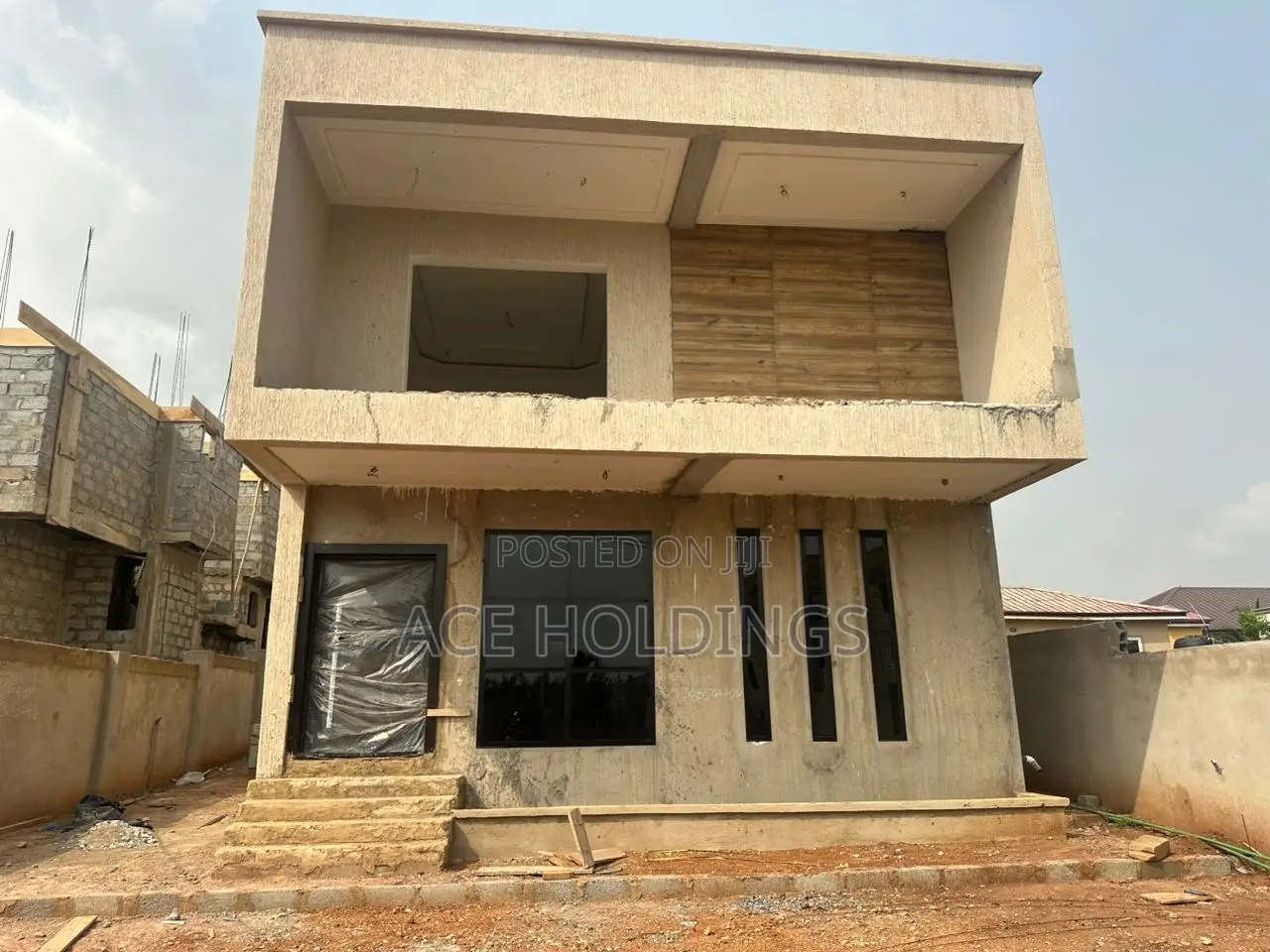 4bdrm Duplex in East Legon Hills for sale