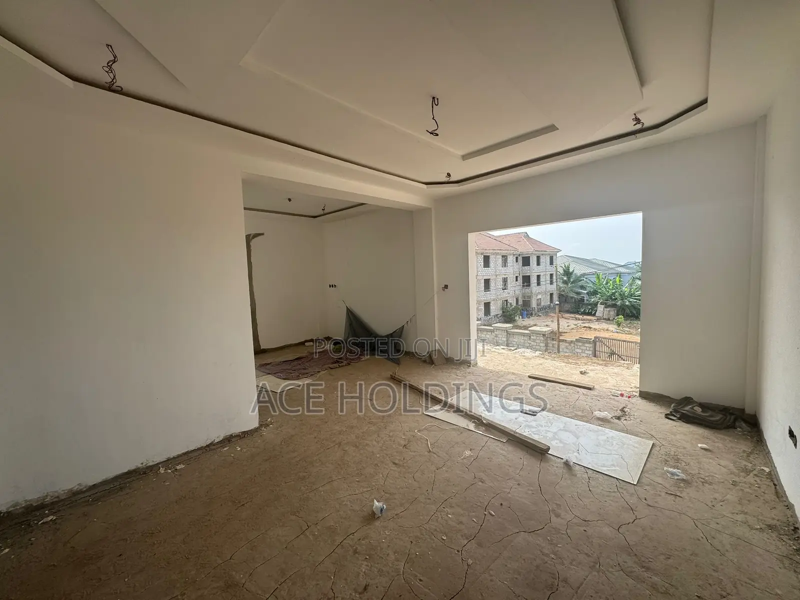 4bdrm Duplex in East Legon Hills for sale