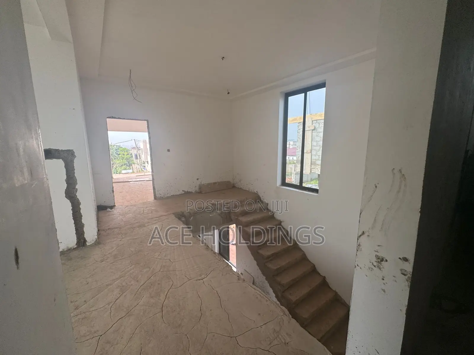 4bdrm Duplex in East Legon Hills for sale