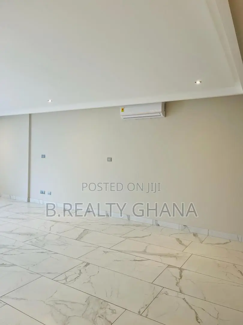 5bdrm House in East Legon for rent