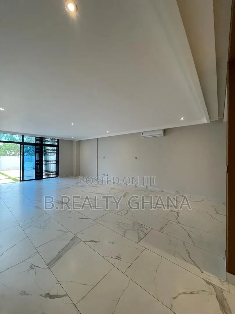 5bdrm House in East Legon for rent