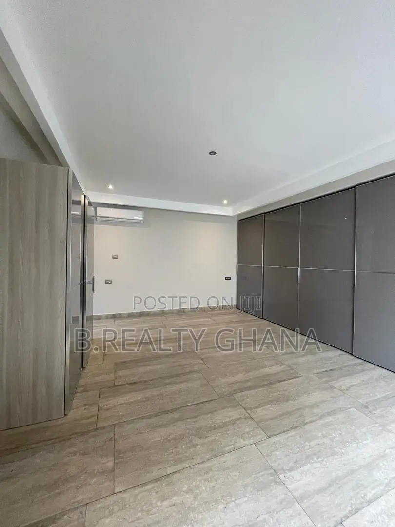 5bdrm House in East Legon for rent