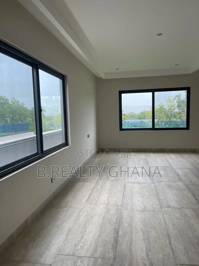 5bdrm House in East Legon for rent