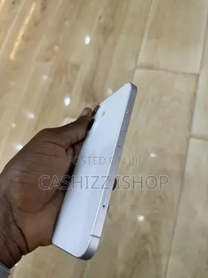 Apple iPhone 16 128 GB Green