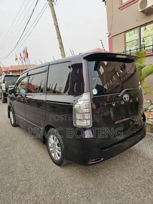 Toyota Voxy 2012 Purple