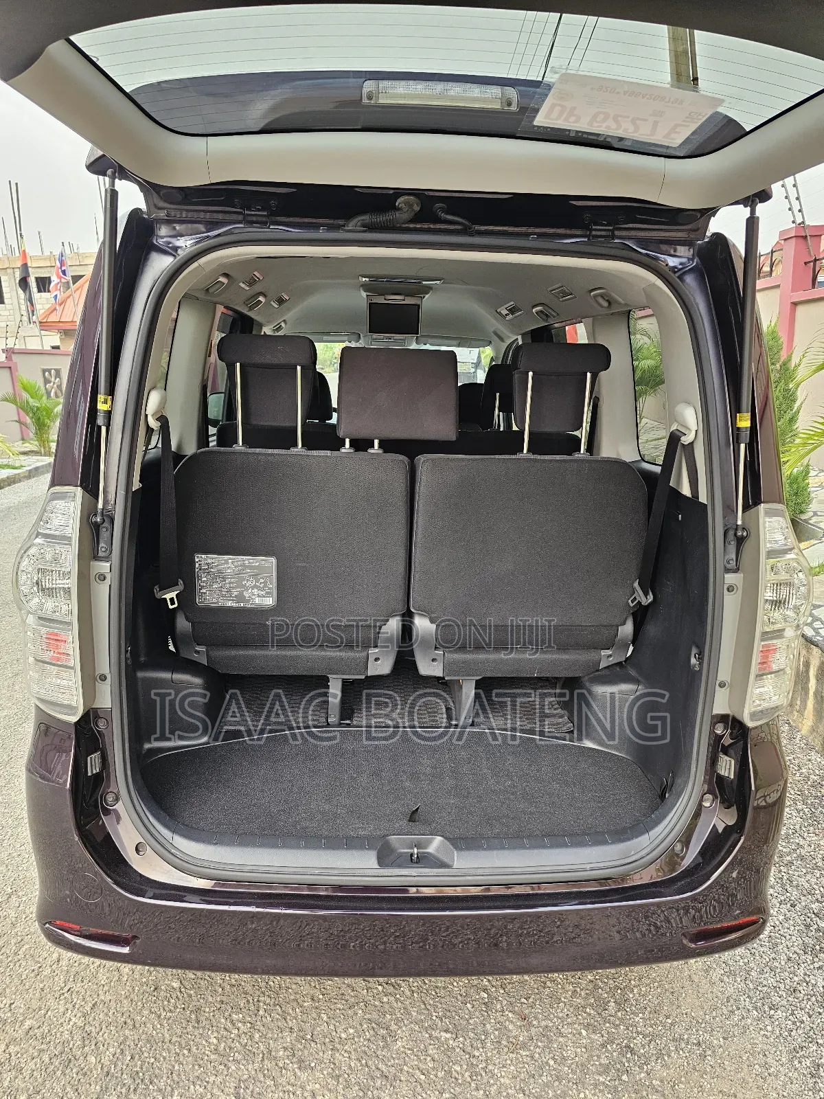 Toyota Voxy 2012 Purple