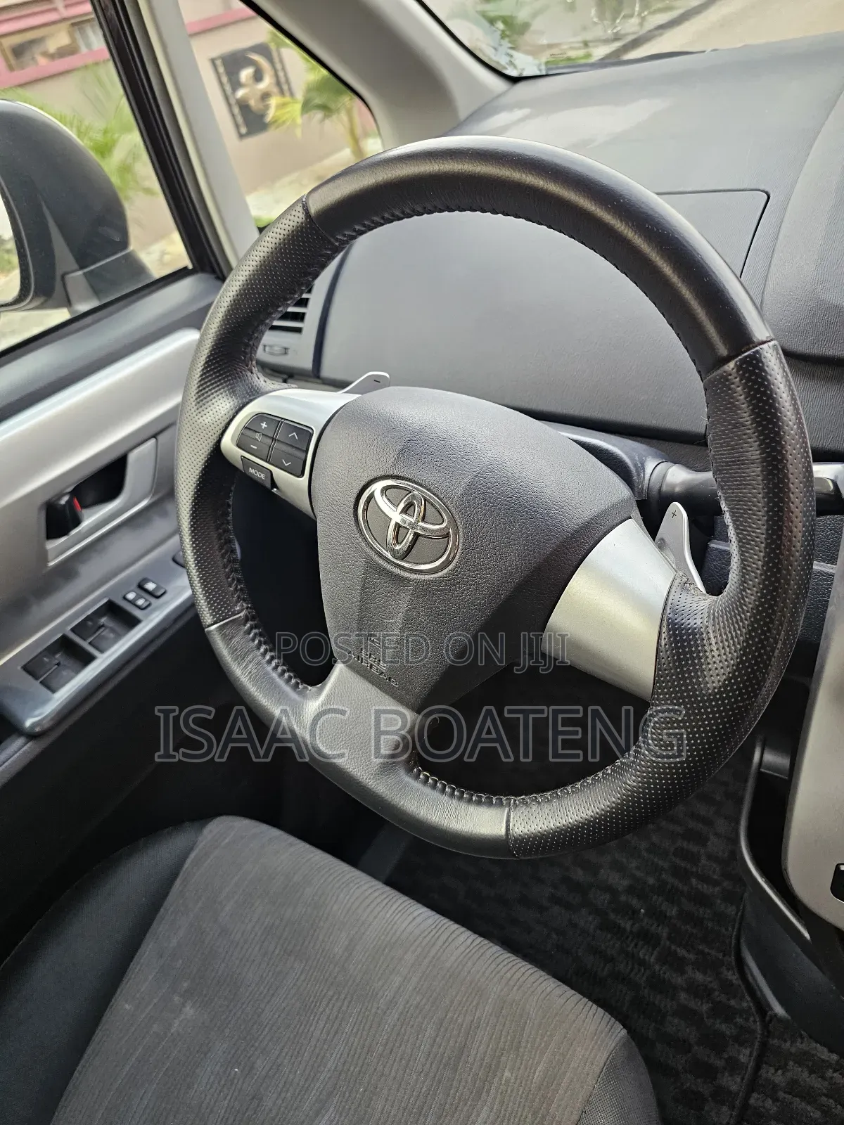 Toyota Voxy 2012 Purple