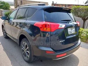 Toyota RAV4 LE 4dr SUV (2.5L 4cyl 6A) 2015 Black