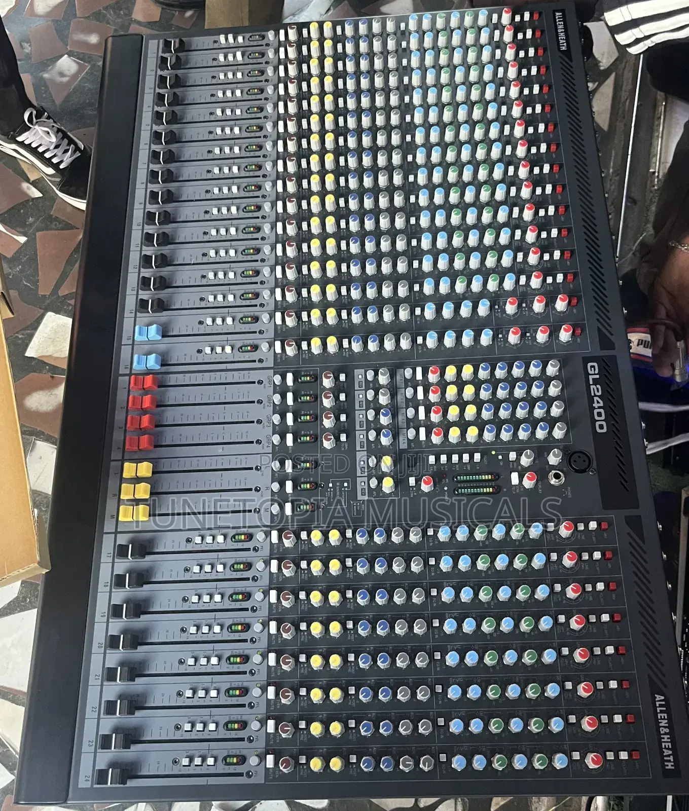 Allen & Heath Gl2400 24channel Analog Audio Mixer.