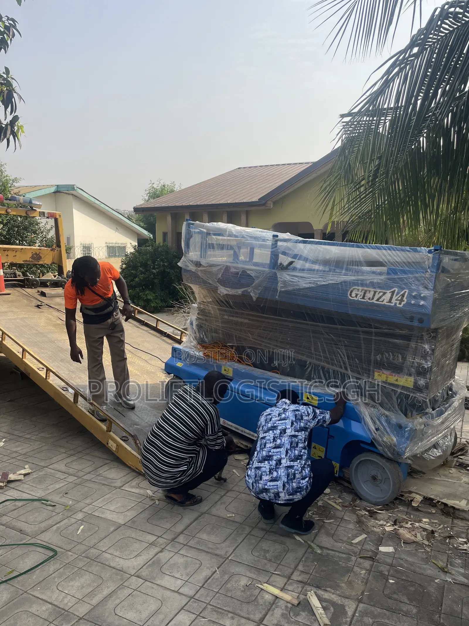 Forklift Loading and Offloading Services