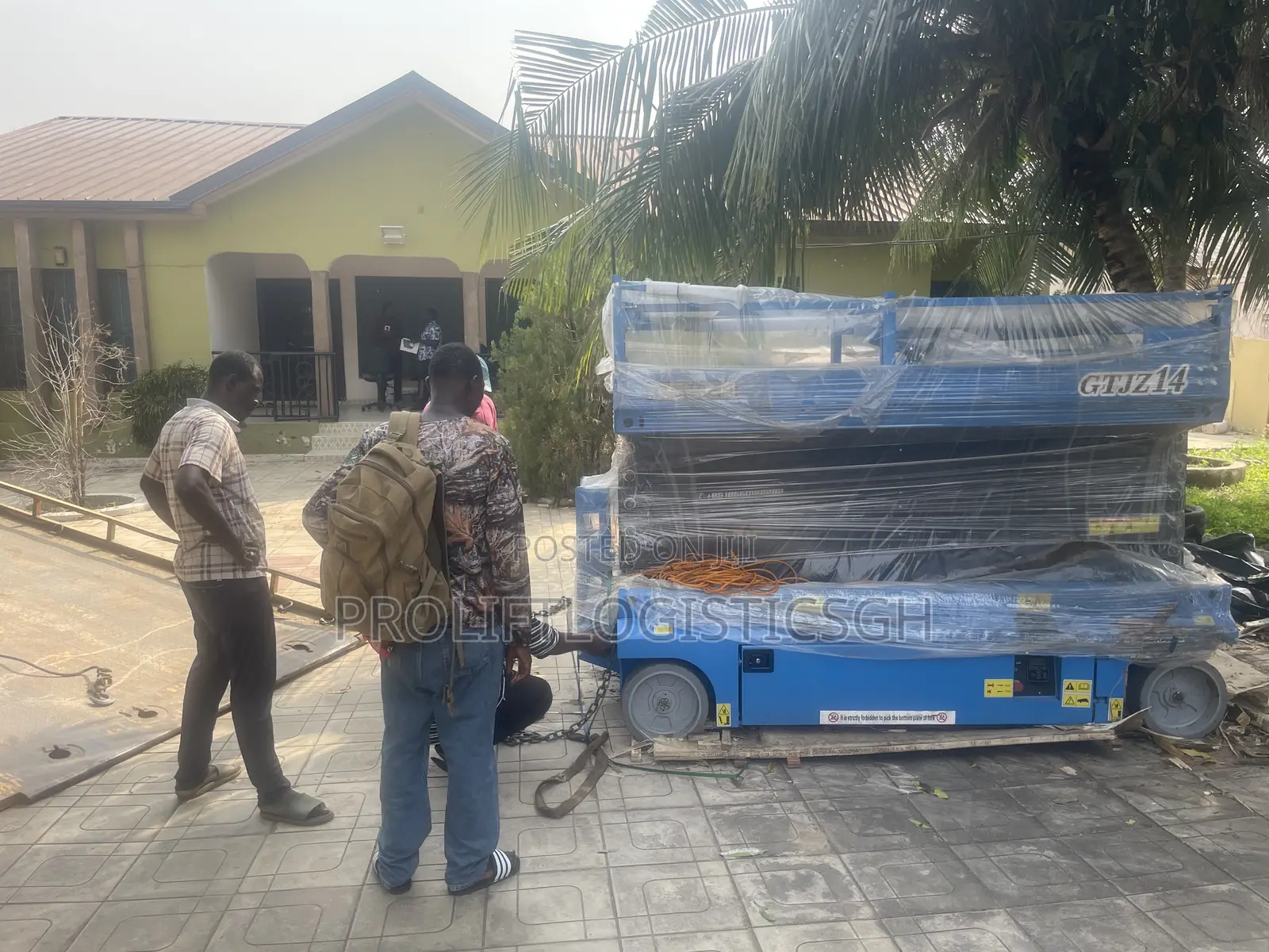 Forklift Loading and Offloading Services