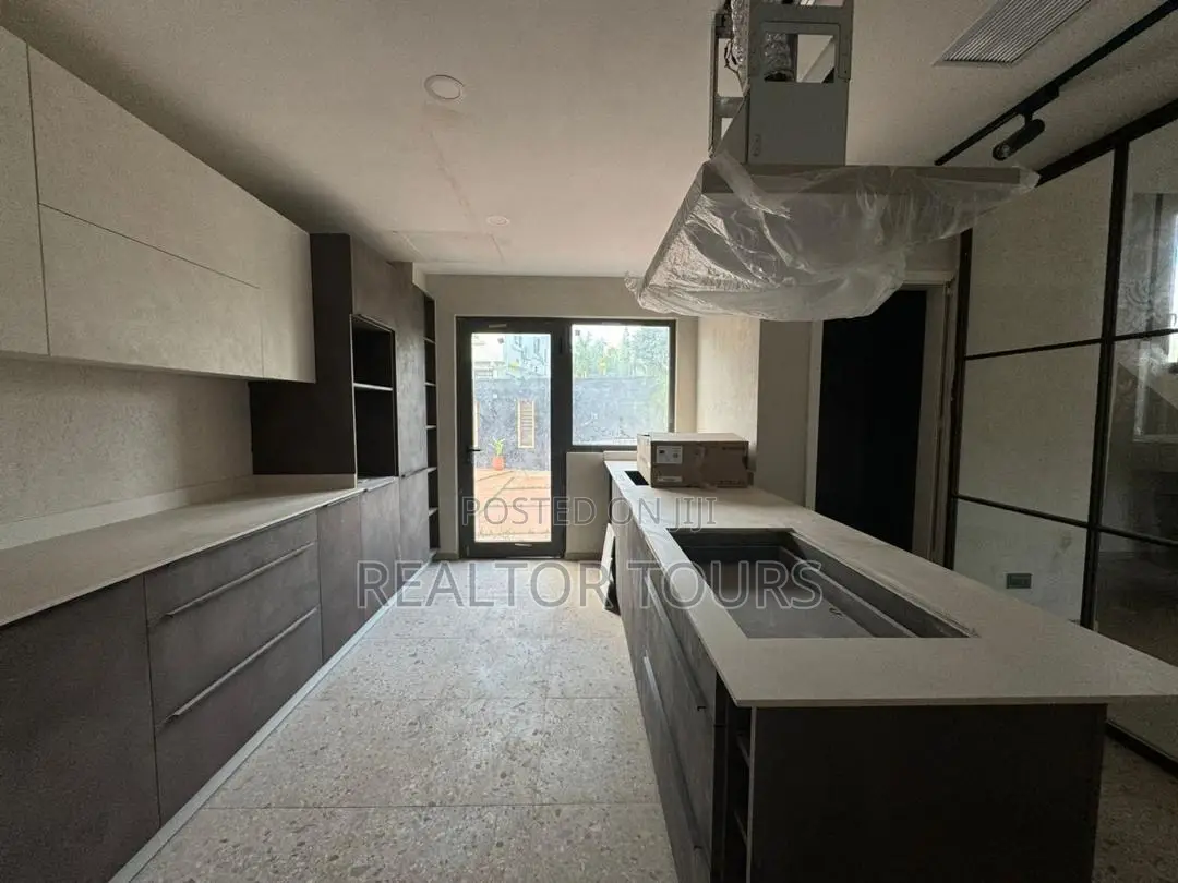 4bdrm House in Labone Junction for rent