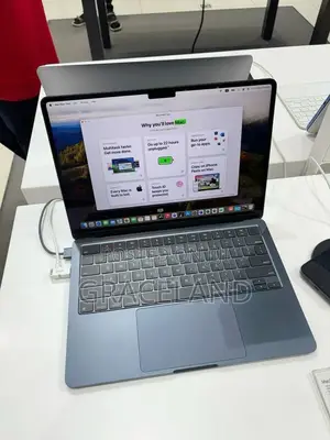 New Laptop Apple MacBook Air 2025 M4 13-Inch 16GB Apple M4 SSD 256GB