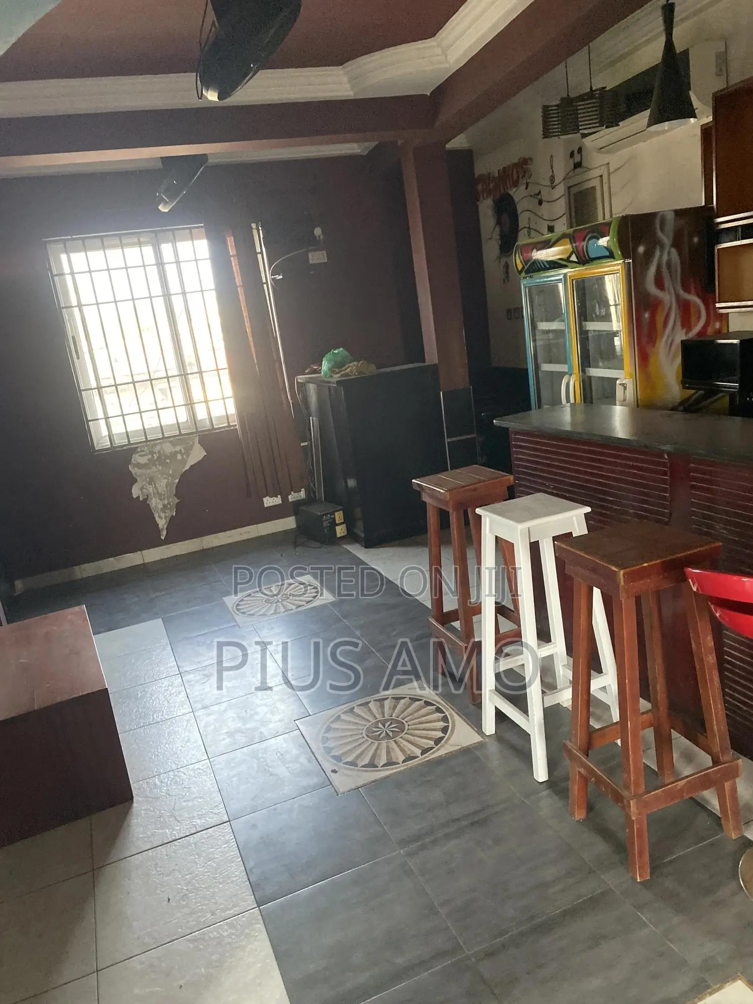Nice Big Shop Available For Rent