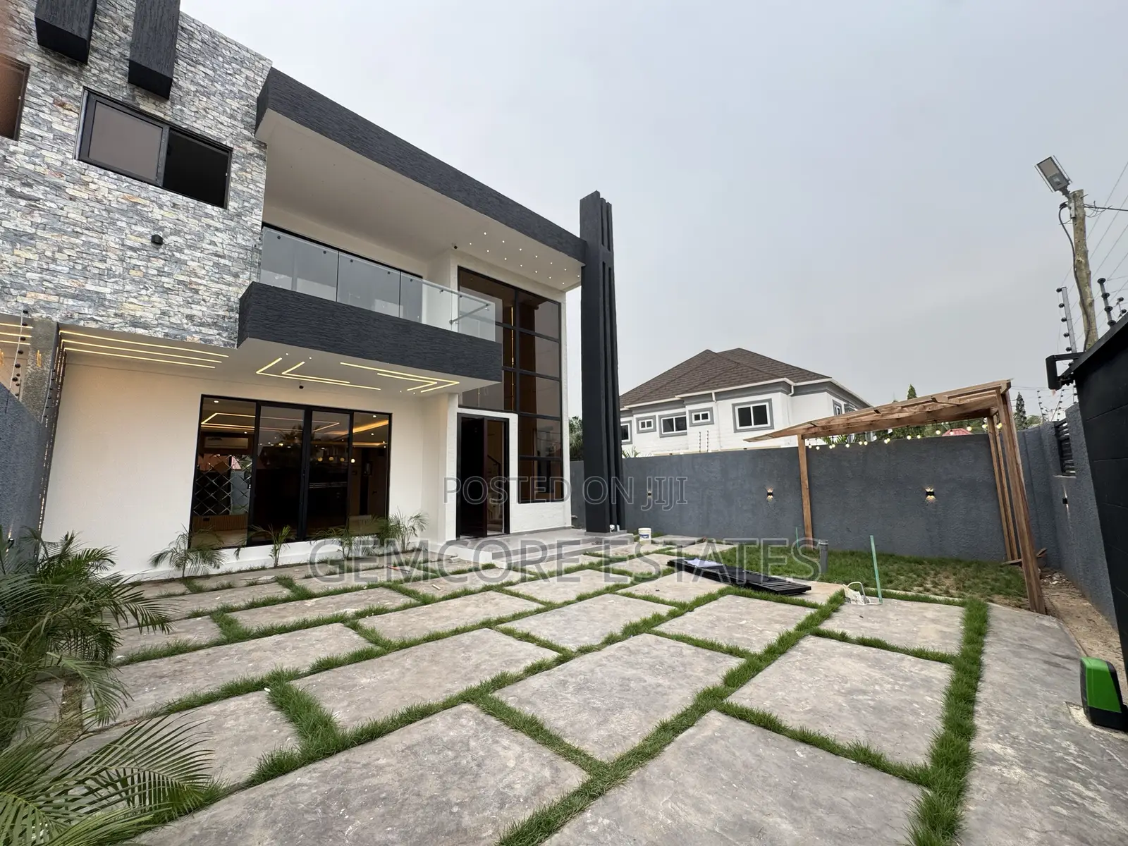 4bdrm House in American House, East Legon for sale