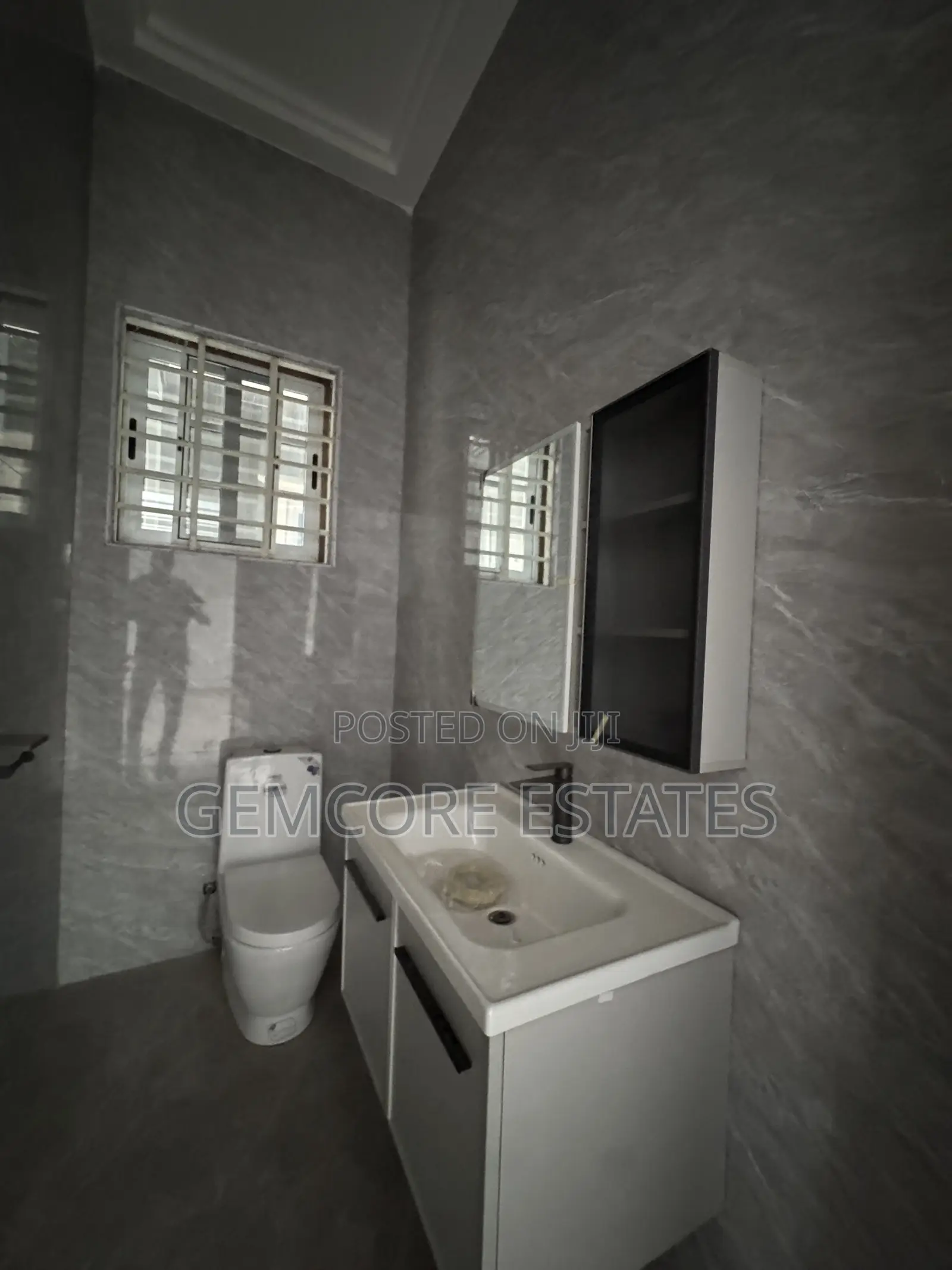 4bdrm Townhouse/Terrace in East Legon Hills, Adjiriganor for sale