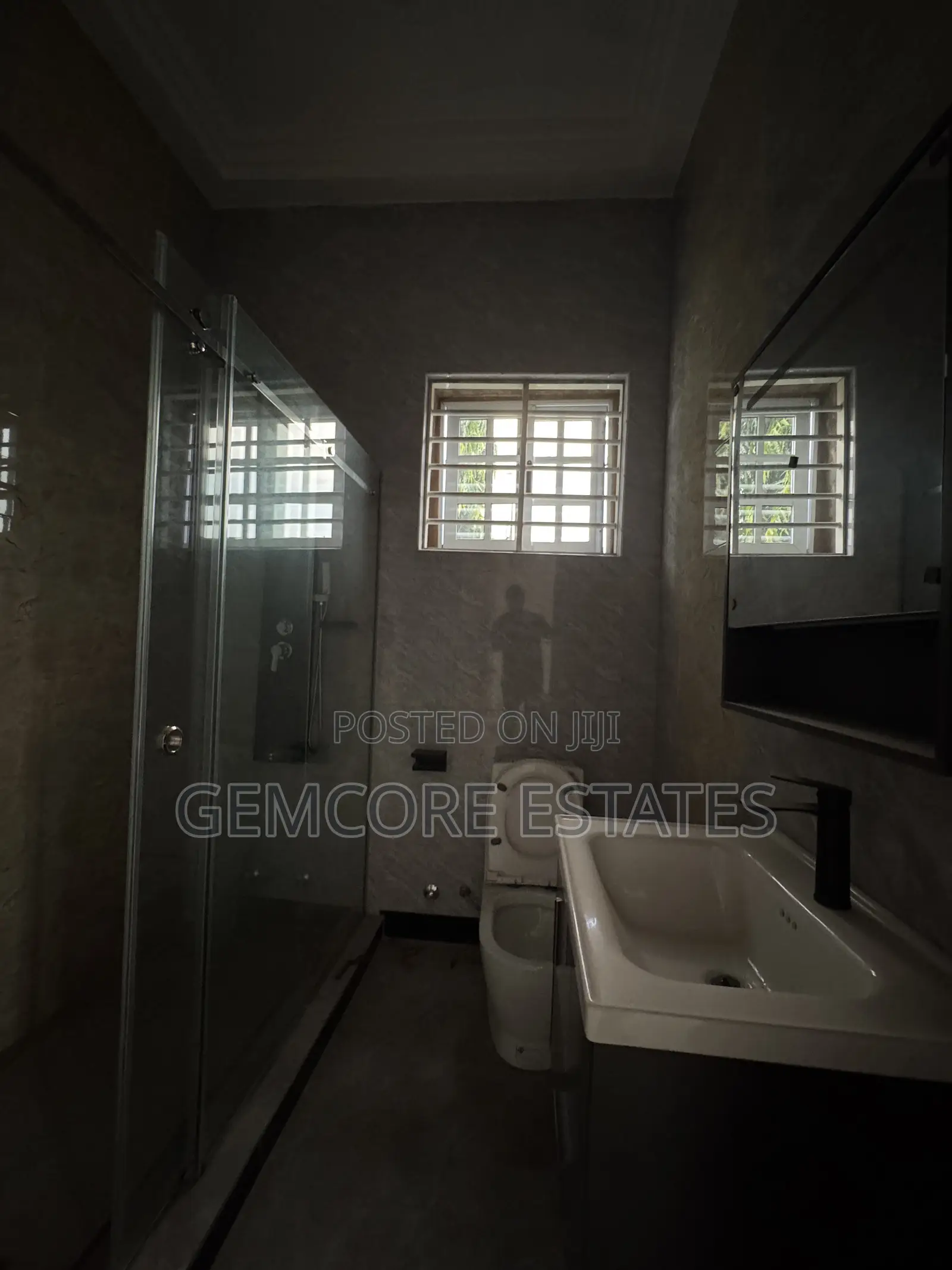 4bdrm Townhouse/Terrace in East Legon Hills, Adjiriganor for sale