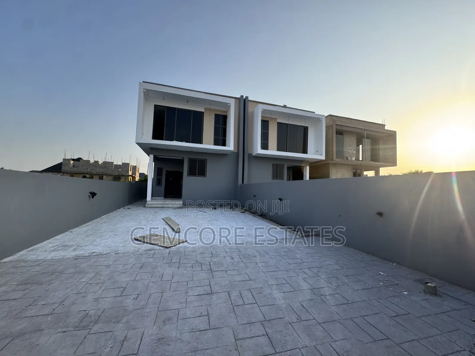 3bdrm Townhouse/Terrace in East Legon Hills, Adjiriganor for sale