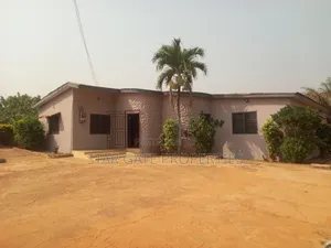 4bdrm House in Santasi Nkoransa, Kumasi Metropolitan for sale