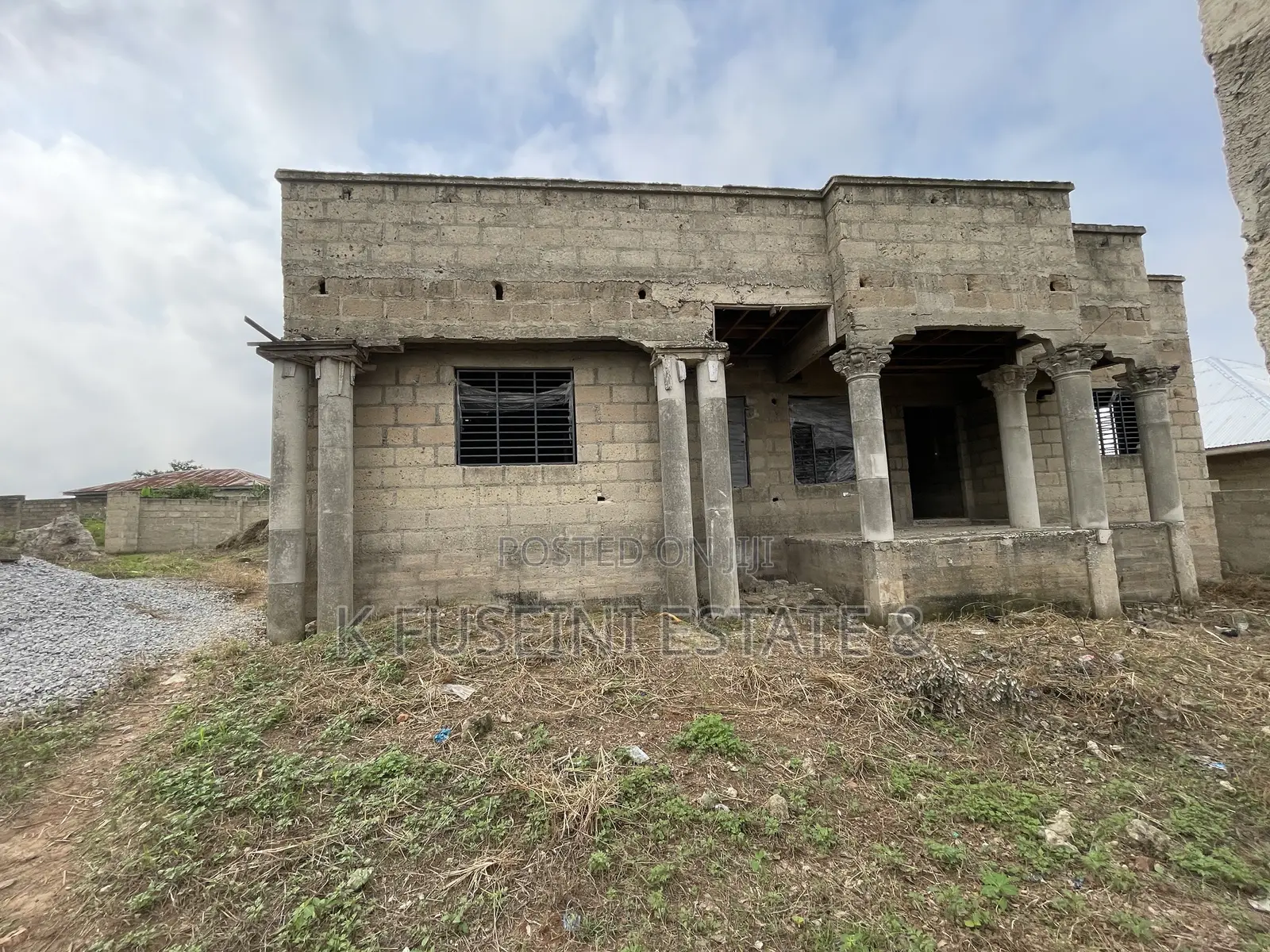 4 Bedrooms House For Sale At Akom