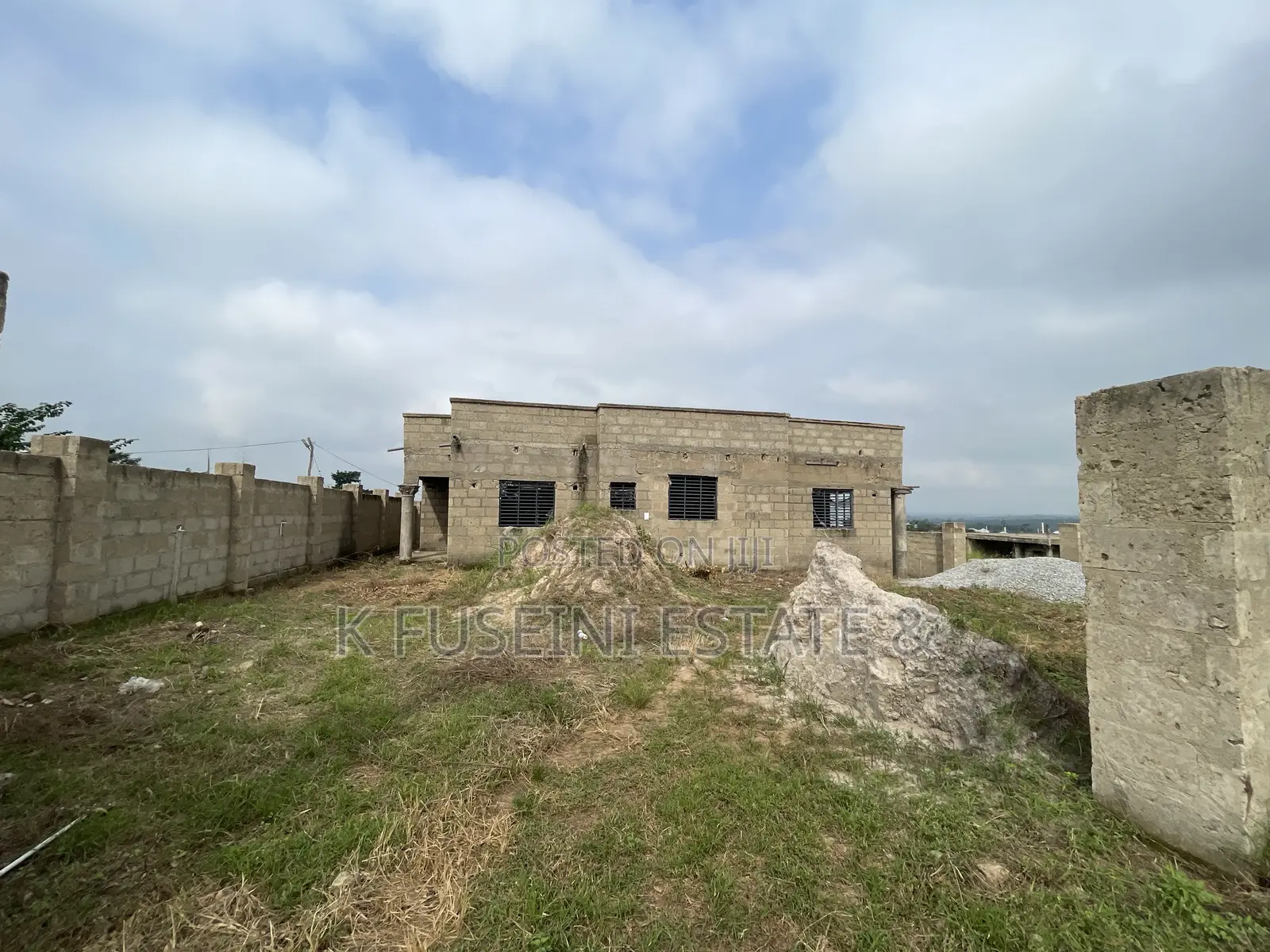 4 Bedrooms House For Sale At Akom