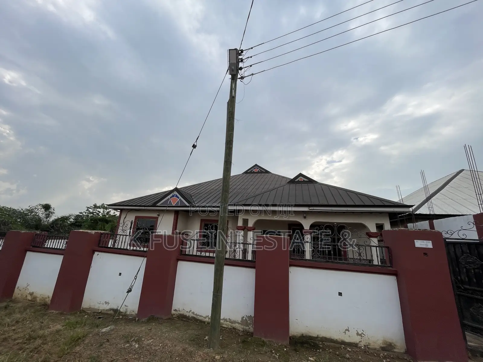 6bdrm House in K Fuseini Estate, Kumasi Metropolitan for sale