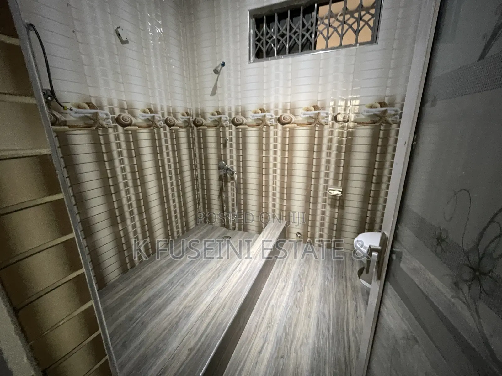 6bdrm House in K Fuseini Estate, Kumasi Metropolitan for sale