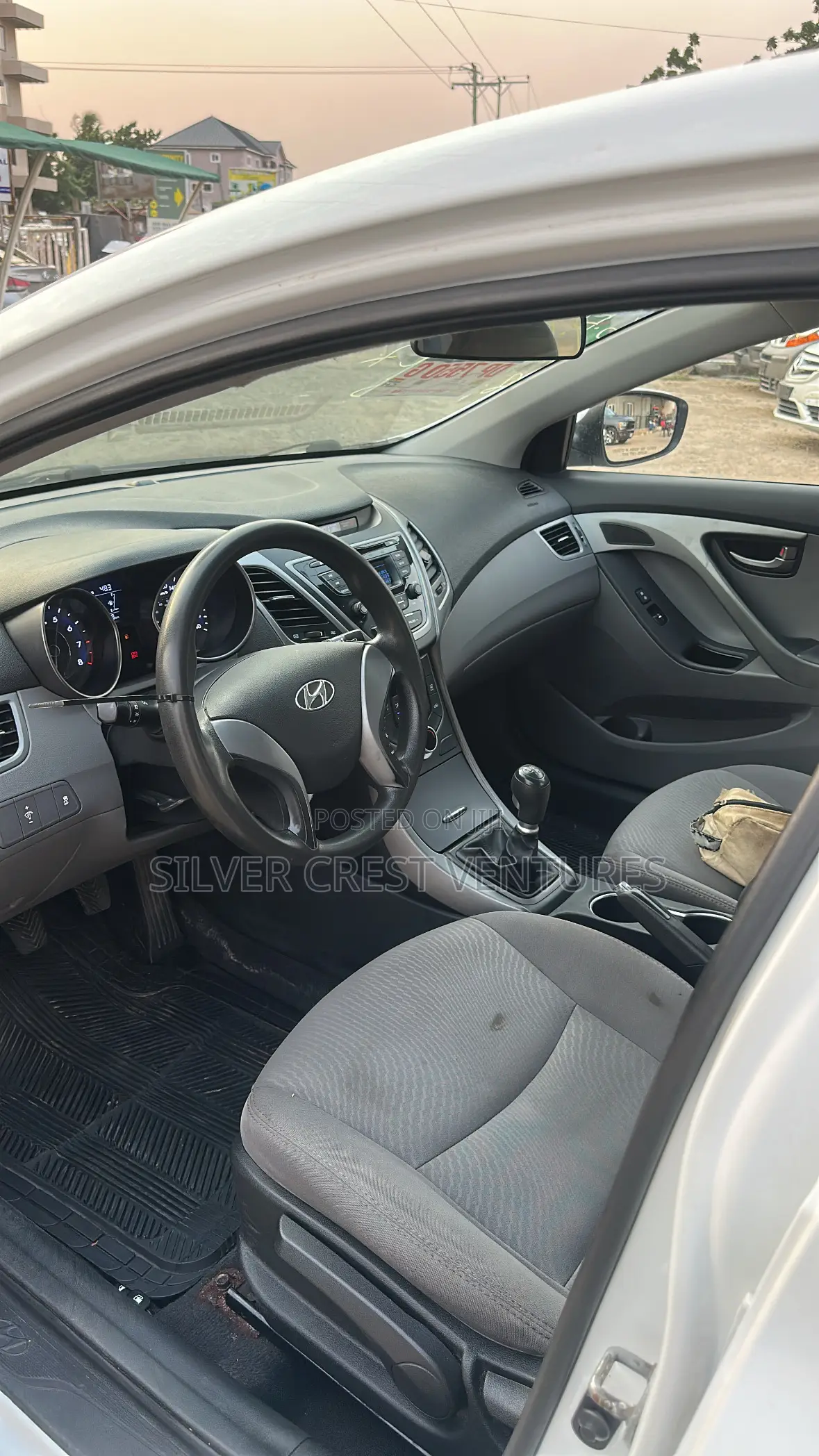 Hyundai Elantra SE Sedan FWD (1.8L 4cyl 6M) 2016 White