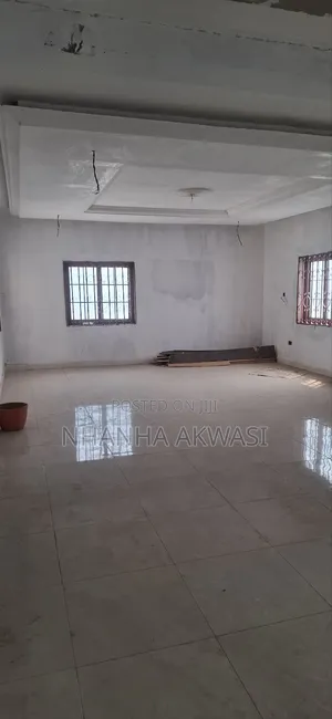 4bdrm House in Tema Community 10 for rent
