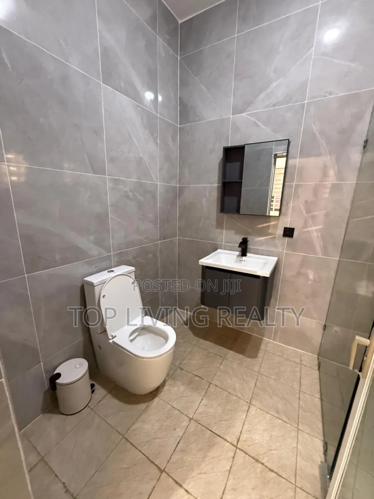 Furnished 4bdrm Townhouse/Terrace in Police City, Ashaley Botwe