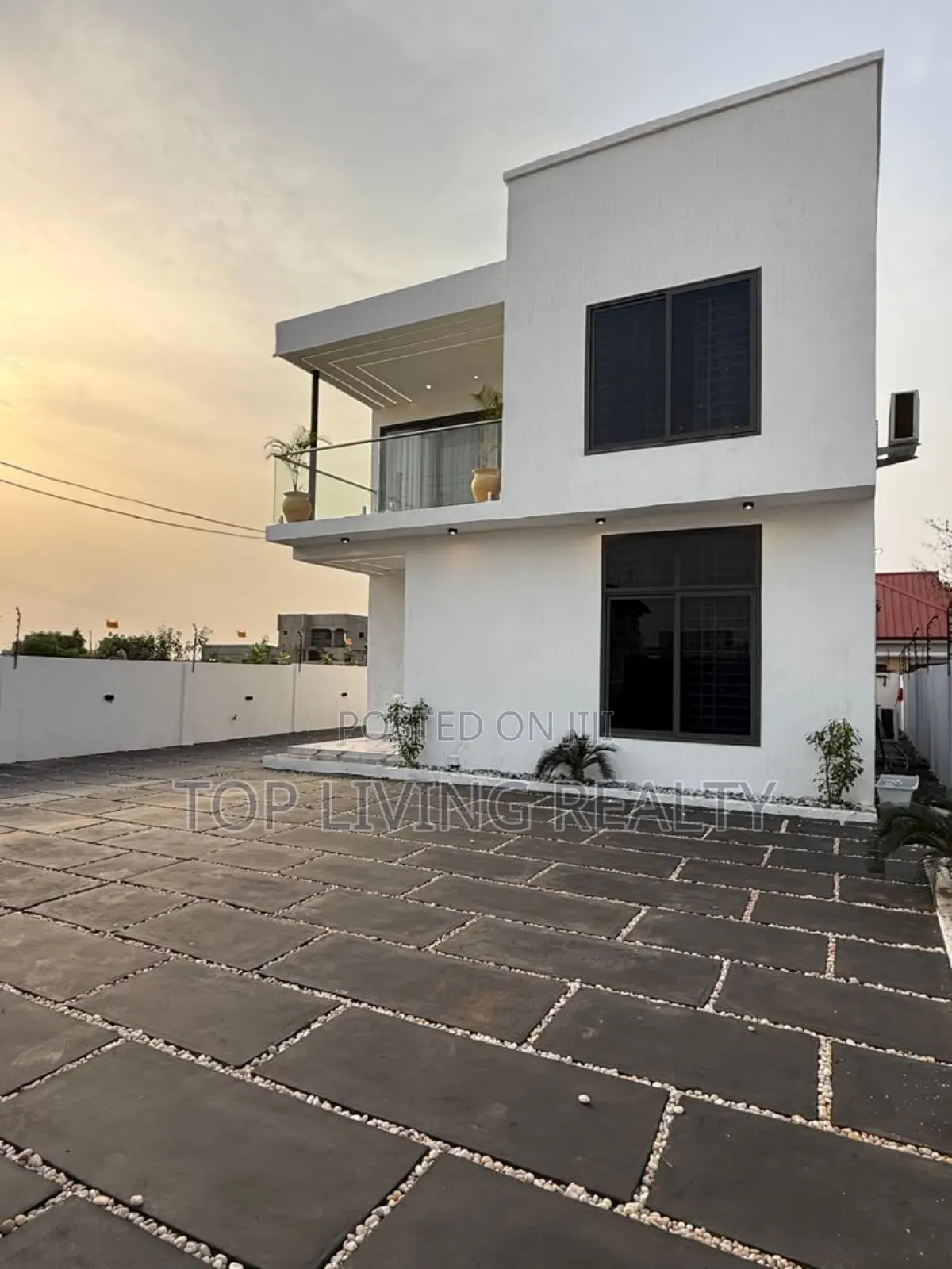 Furnished 4bdrm Townhouse/Terrace in Police City, Ashaley Botwe