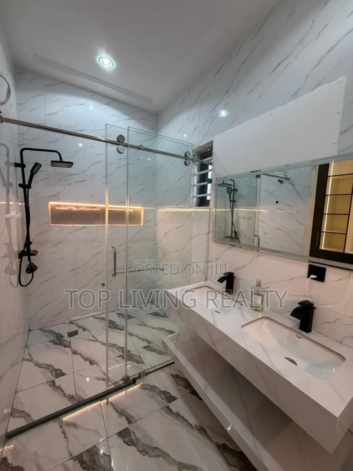 Furnished 4bdrm Townhouse/Terrace in Police City, Ashaley Botwe