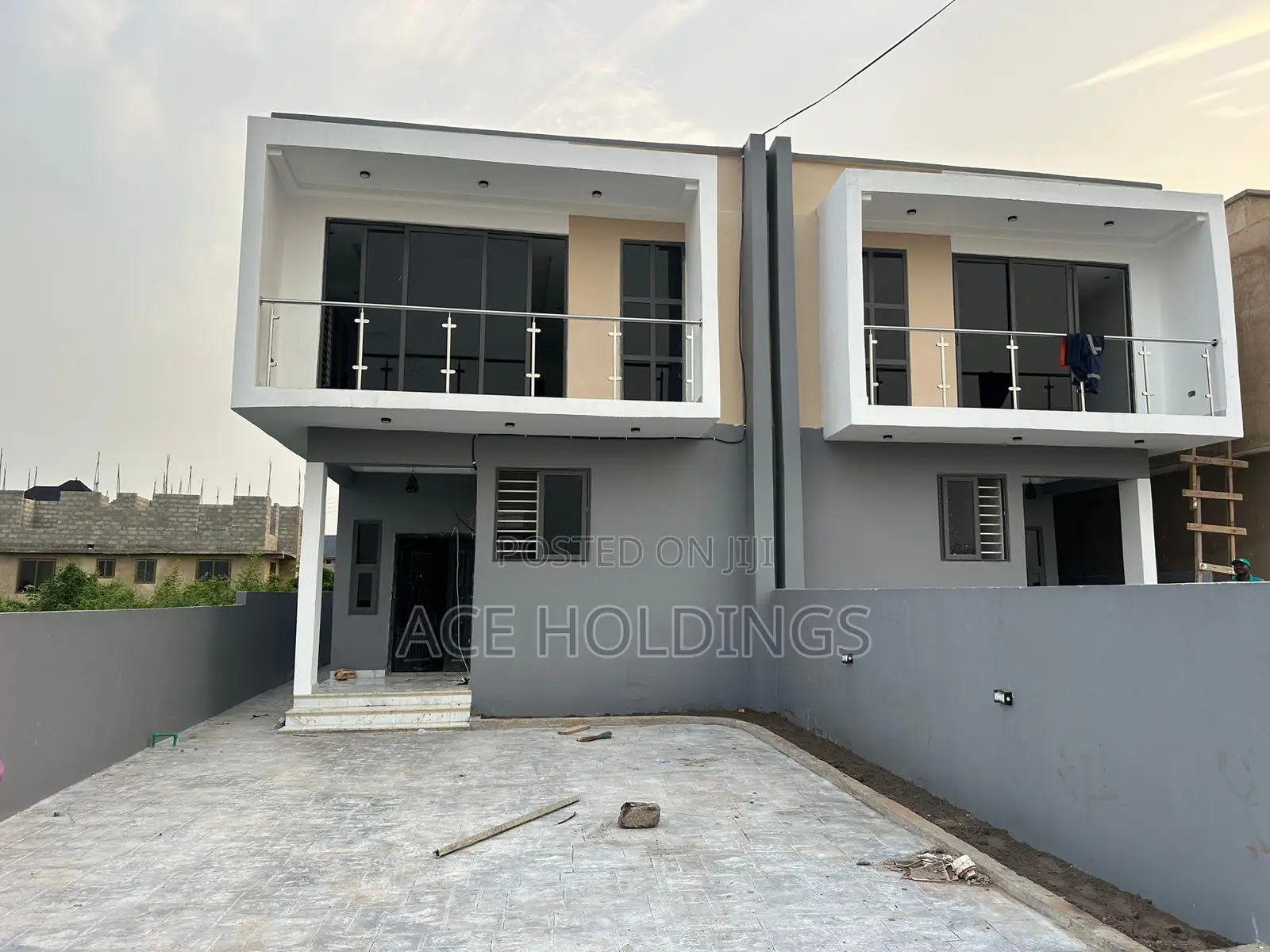 3bdrm Duplex in East Legon Hills for sale
