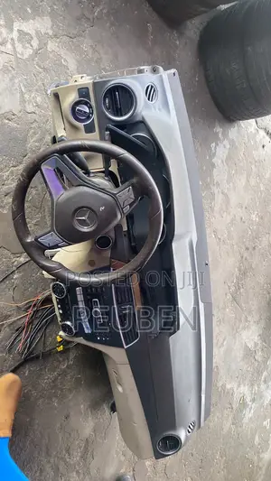 Mercedes-Benz C250 Complete Dashboard