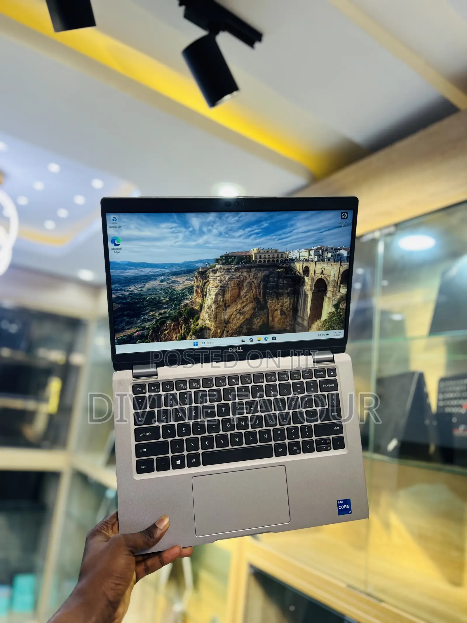 Laptop Dell Latitude 5320 32GB Intel Core I7 SSD 512GB