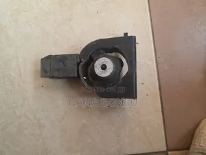 Toyota Voxy Engine /Gear Box Seats