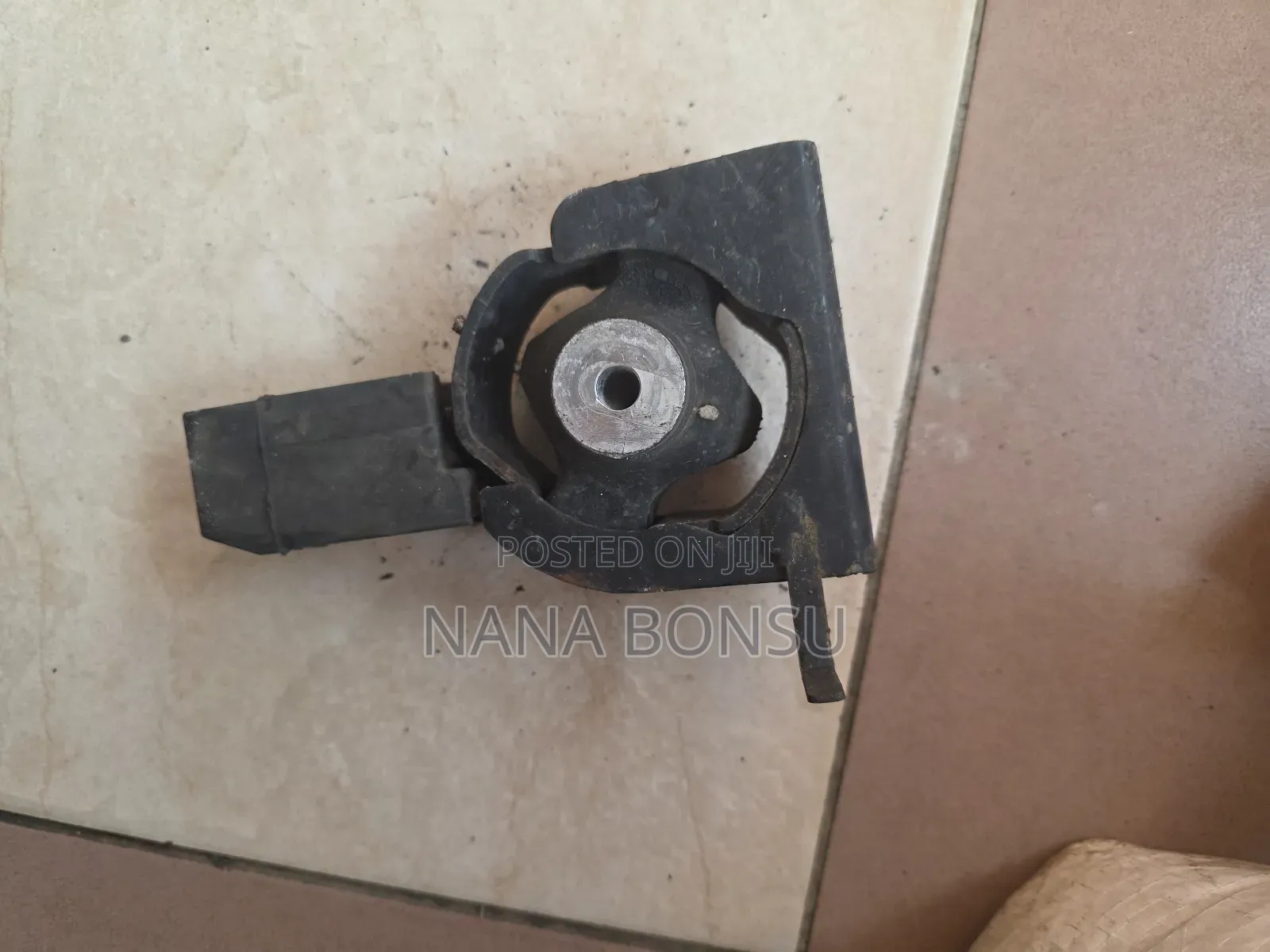 Toyota Voxy Engine /Gear Box Seats