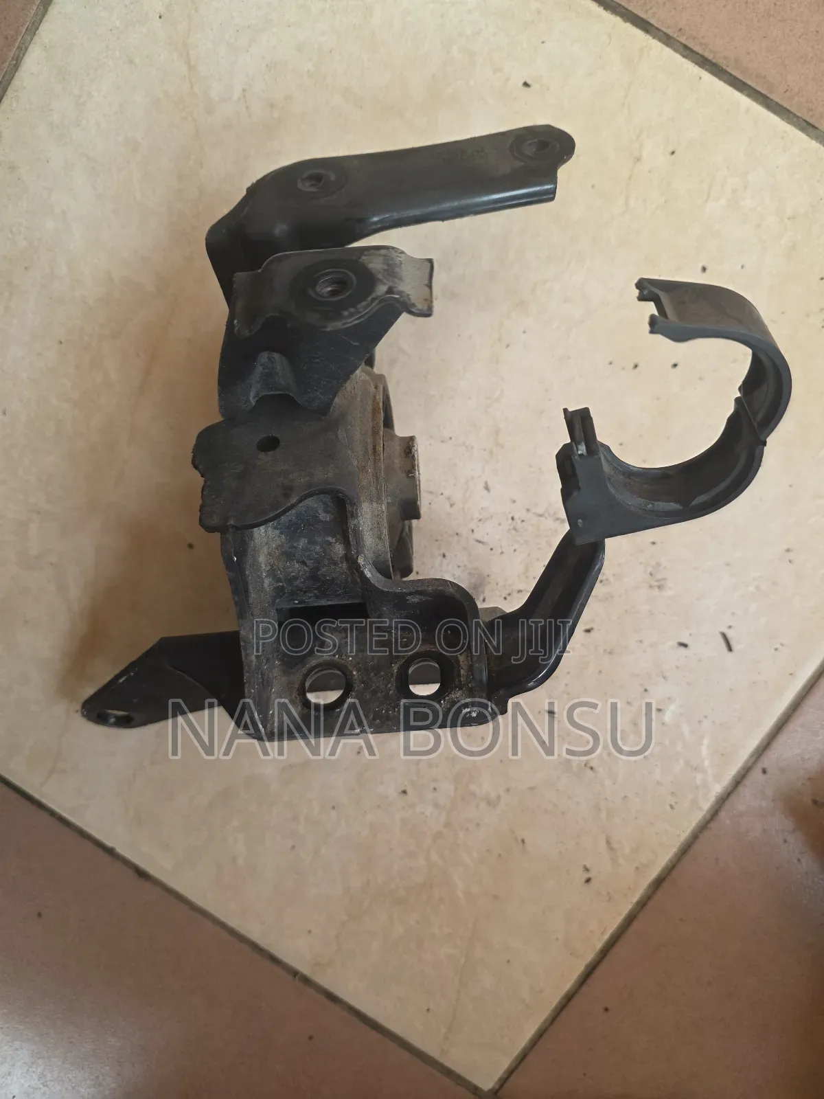 Toyota Voxy Engine /Gear Box Seats