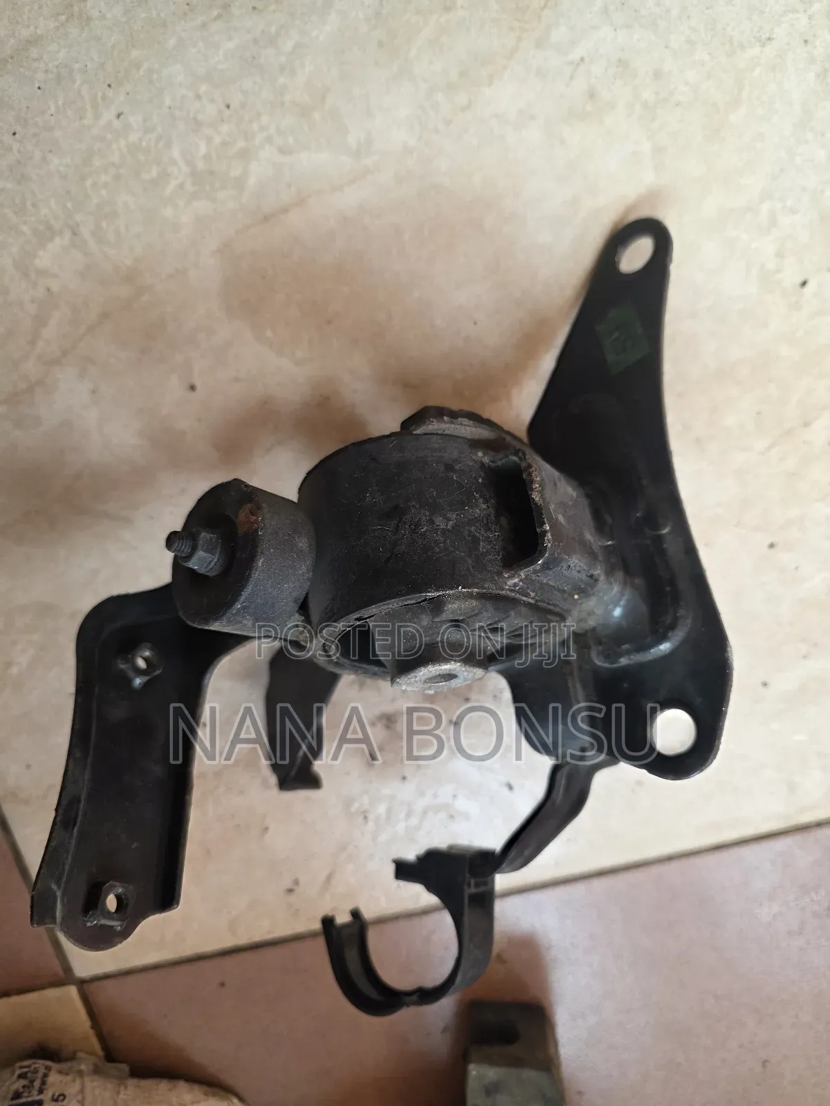 Toyota Voxy Engine /Gear Box Seats