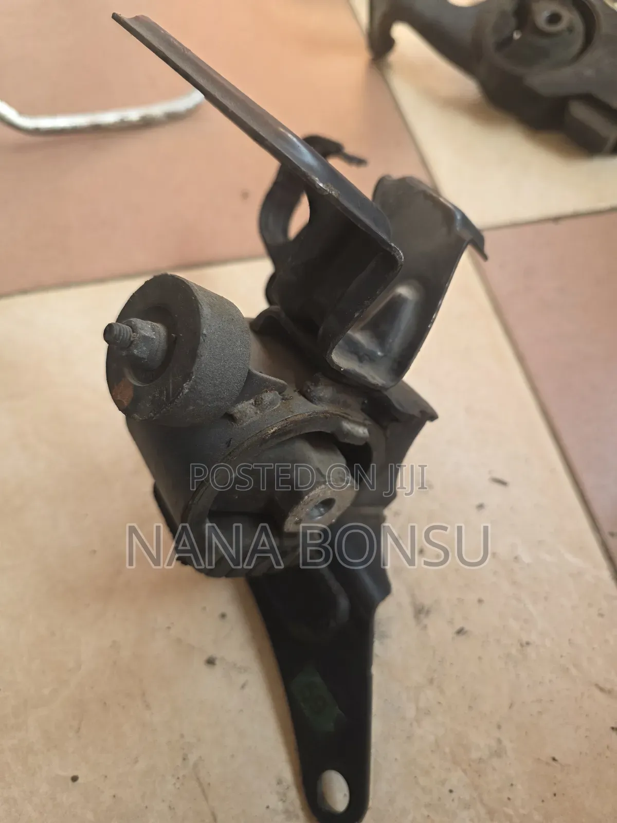 Toyota Voxy Engine /Gear Box Seats
