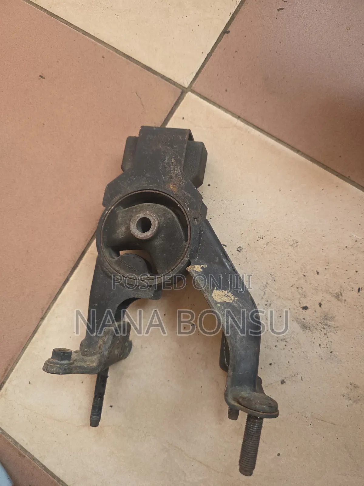 Toyota Voxy Engine /Gear Box Seats