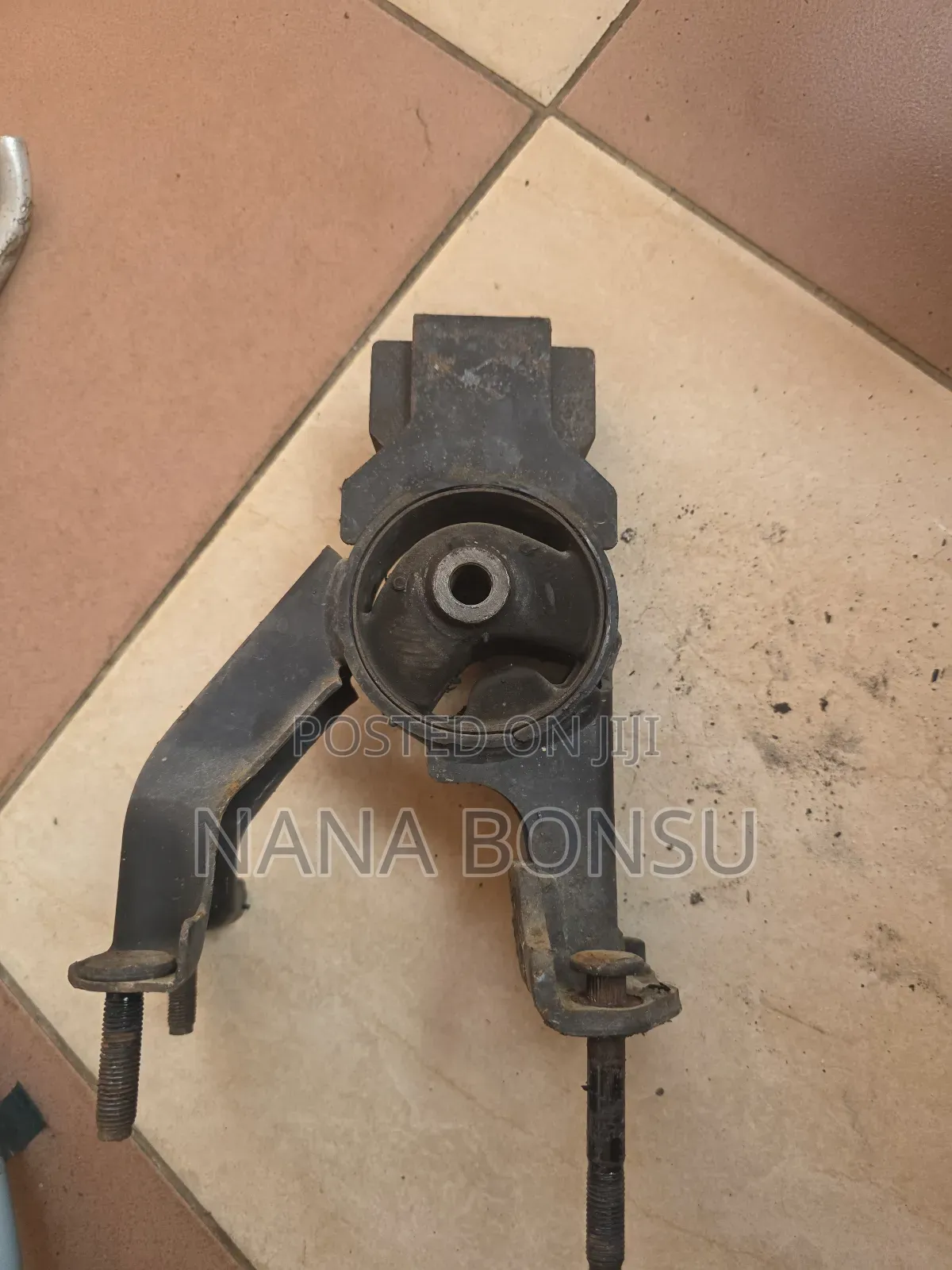Toyota Voxy Engine /Gear Box Seats