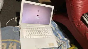Laptop Apple MacBook 2GB Intel Core 2 Duo HDD 160GB
